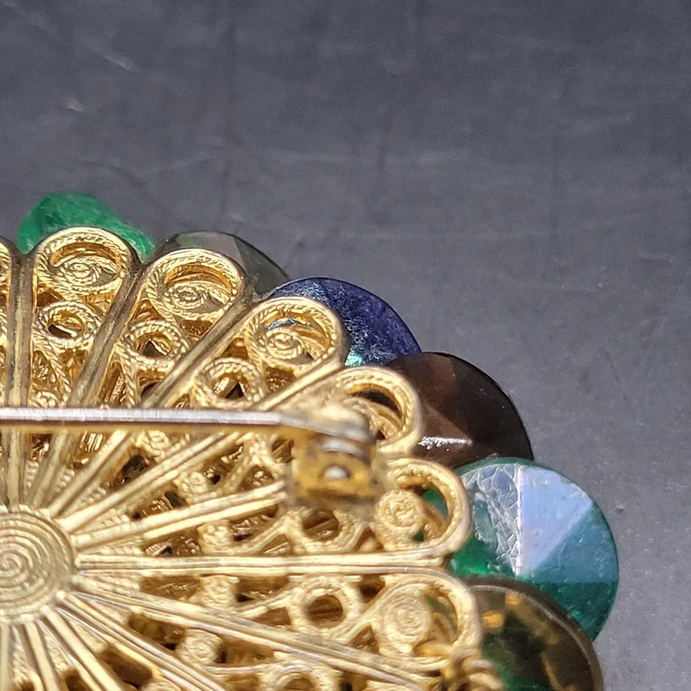 Vintage Brooch Brown Green Purple‎ Gold Tone Back